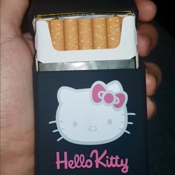 Hello kitty cigarette pack holder - Picture 2 of 3